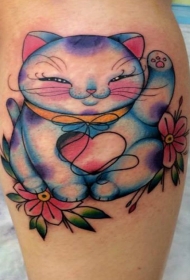 腿部插画风格微笑的招财猫和花朵纹身图案