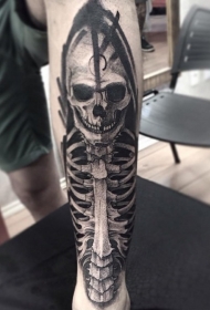 小腿微笑的骷髅骨架黑色纹身图案