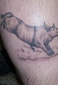 小腿搞笑的飞跃公牛纹身图案