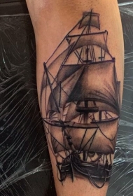 小腿黑灰帆船纹身图案