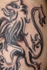 狮子小腿纹身图案