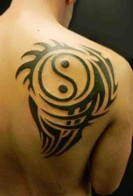 背部黑色部落元素阴阳八卦符号纹身图案