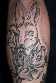 小腿黑色点刺爱丽丝仙境兔子纹身图案