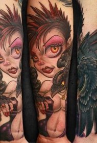 手臂彩色性感女巫与乌鸦卡通纹身图案