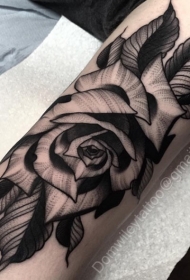 小臂漂亮的黑灰玫瑰花纹身图案