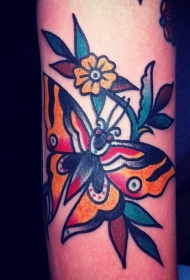花朵与传统蝴蝶纹身图案