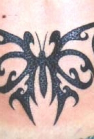 漂亮的黑色部落蝴蝶纹身图案
