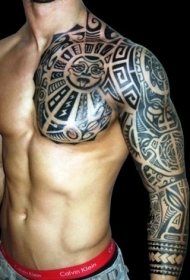 波利尼西亚风格黑白手臂纹身图案