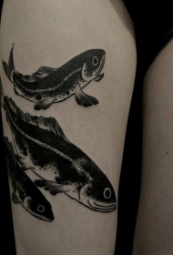 大腿简单的黑色水墨风鱼纹身图案