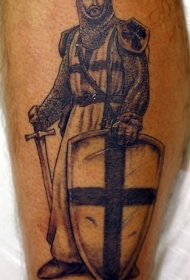 腿部黑色骑士与盾牌纹身图案
