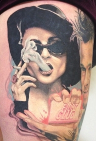 大腿抽烟女人肖像纹身图案