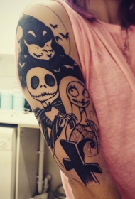 手臂黑白卡通僵尸情侣与蝙蝠纹身图案