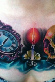 胸部彩色时钟和燃烧的蜡烛骷髅纹身图案