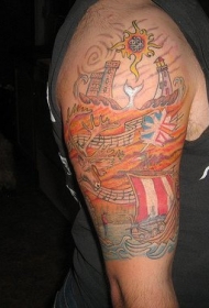 手臂凯尔特太阳与船海浪纹身图案