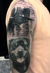 手臂森林湖岸与黑白狗写实纹身图案