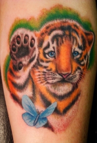 可爱的小老虎与蝴蝶彩色纹身图案