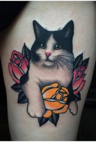 大腿new school可爱的猫与花朵纹身图案