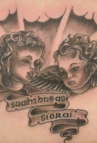 黑色的云朵和两个小天使纹身图案