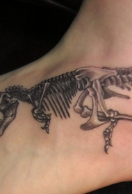 脚背写实风格黑色恐龙骨架纹身图案