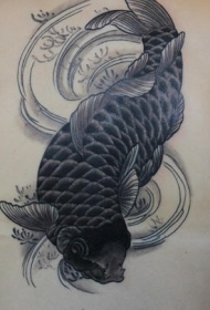 黑色锦鲤鱼纹身图案
