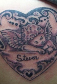 心形和睡着的小天使纹身图案