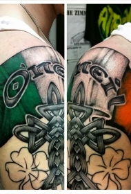 手臂彩色爱尔兰国旗十字架和四叶草纹身图案