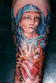 穿着蓝色斗篷的圣母和圣心纹身图案