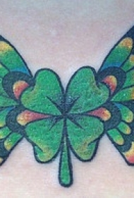 四叶草和蝴蝶翅膀纹身图案
