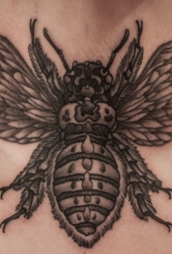 颈部可爱的灰色昆虫纹身图案