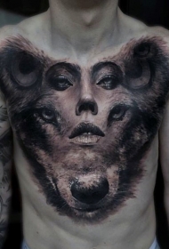 胸部现实主义风格熊头与女人肖像纹身图案