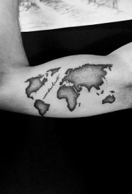 大臂黑色点刺世界地图纹身图案