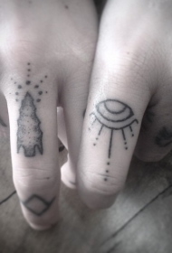 手指简单的黑色部落符号纹身图案