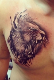 咆哮的狮子头胸部纹身图案
