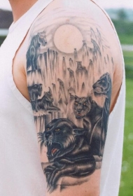 一群黑豹和月亮手臂纹身图案