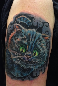 手臂彩色咧嘴猫微笑纹身图案