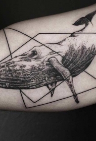 大臂黑色点刺鲸鱼结合几何图形纹身图案