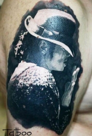 大臂非常逼真的黑白迈克尔杰克逊肖像纹身图案