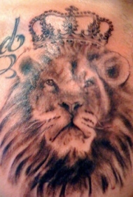狮子与皇冠黑灰纹身图案