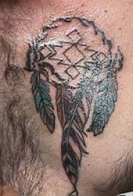 印度部落羽毛胸部纹身图案