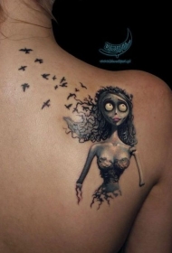 肩部卡通僵尸新娘和小鸟纹身图案
