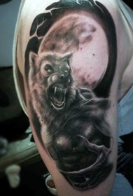 手臂黑灰色狼人和大月亮纹身图案