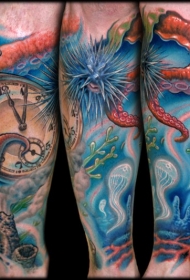 小腿彩绘海洋世界时钟和水母纹身图案