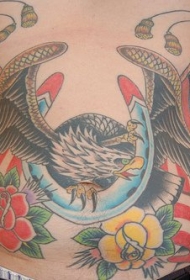 腹部彩色老鹰与美国国旗纹身图案