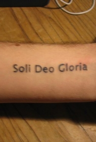 手臂Soli Deo Gloria英文纹身图片