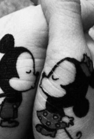 情侣卡通米奇和米妮纹身图案