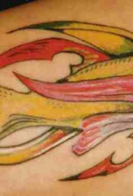 手臂彩色奇怪的鱼纹身图案