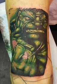 艺术风格绿巨人头像纹身图案