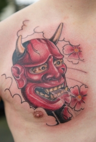 胸部花朵和红色恶魔纹身图案