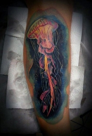小腿逼真的彩绘海洋水母纹身图案