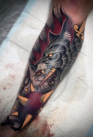 彩色恶魔狗和剑纹身图案